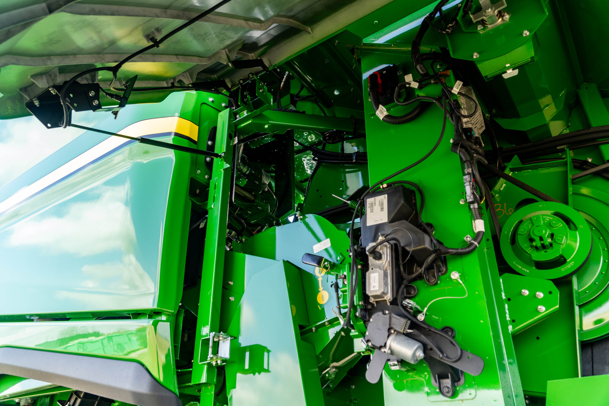 Used 2025 John Deere S7 800 Combines at Koenig Equipment in Greensburg, IN - PhotoXL20
