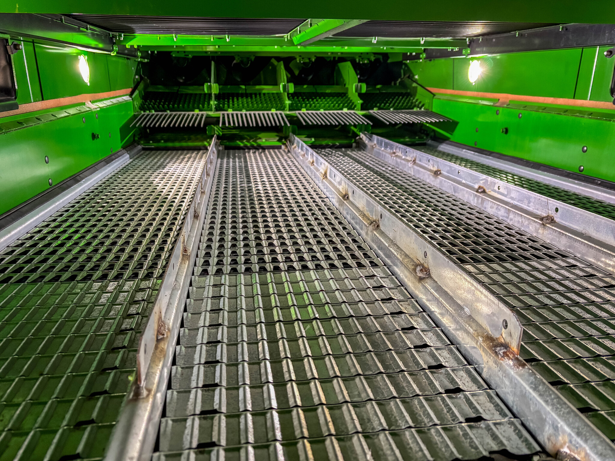 Used 2025 John Deere S7 800 Combines at Koenig Equipment in Greensburg, IN - PhotoXL26