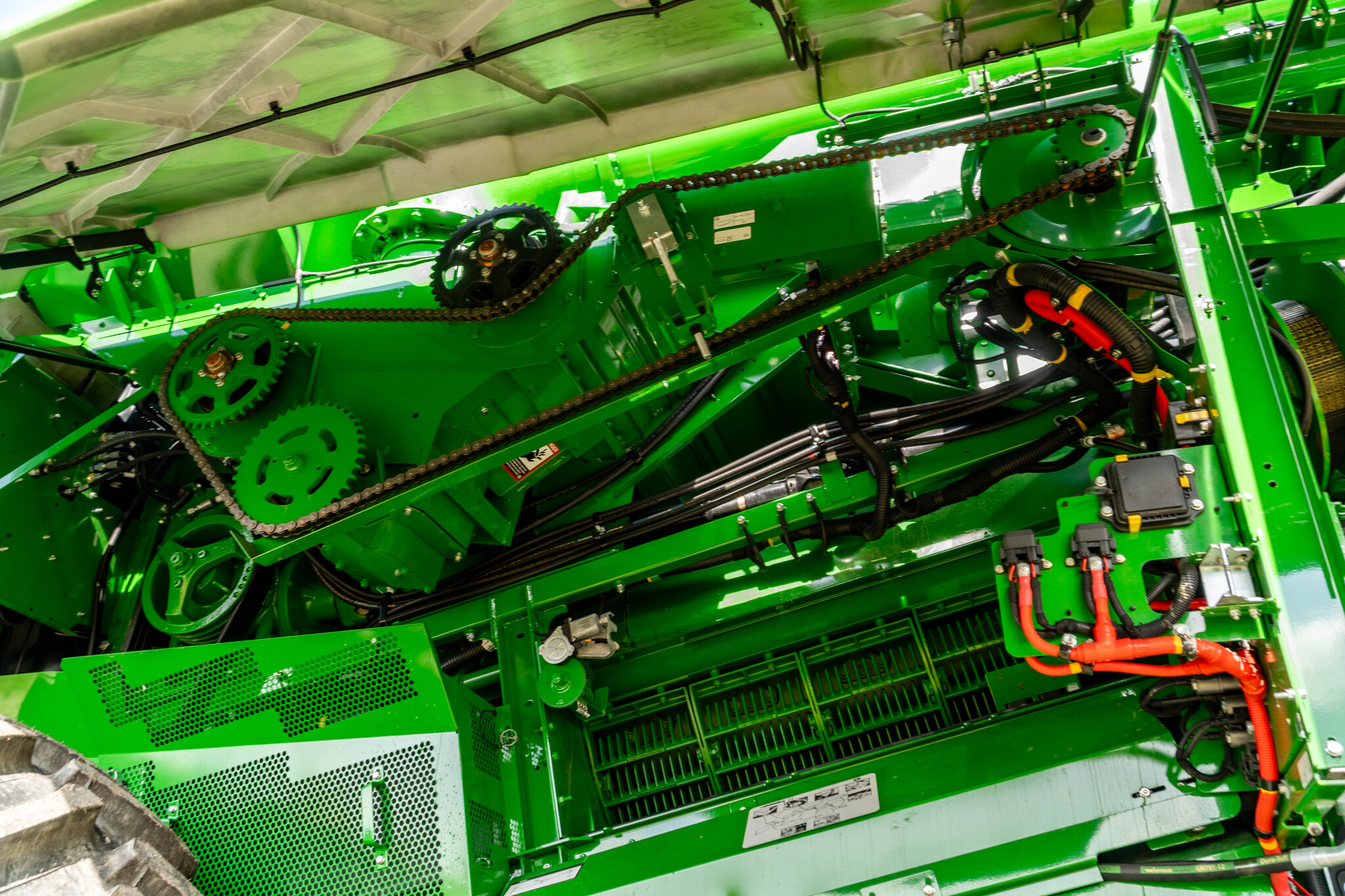 Used 2025 John Deere S7 800 Combines at Koenig Equipment in Greensburg, IN - PhotoXL30