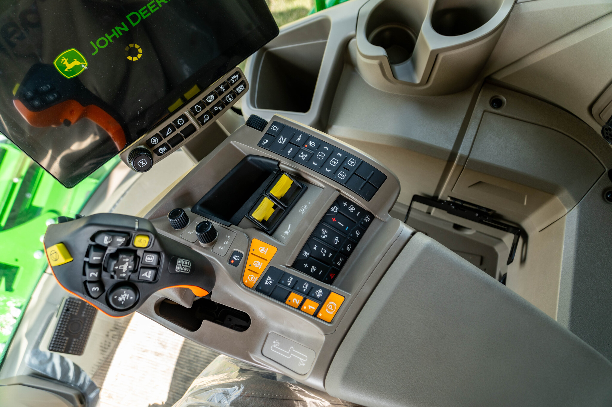 Used 2025 John Deere S7 800 Combines at Koenig Equipment in Greensburg, IN - PhotoXL42