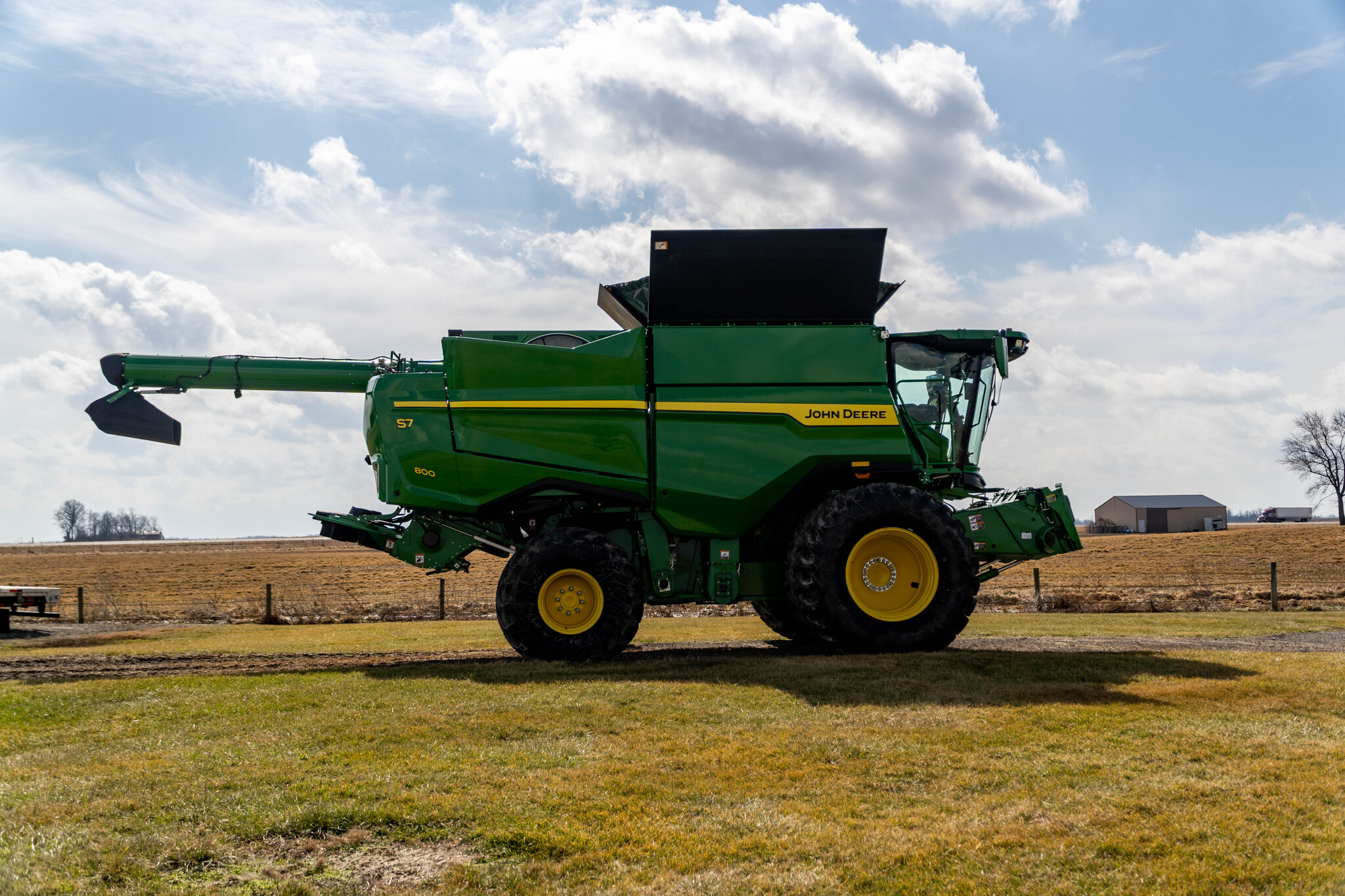 Used 2025 John Deere S7 800 Combines at Koenig Equipment in Greensburg, IN - PhotoXL5