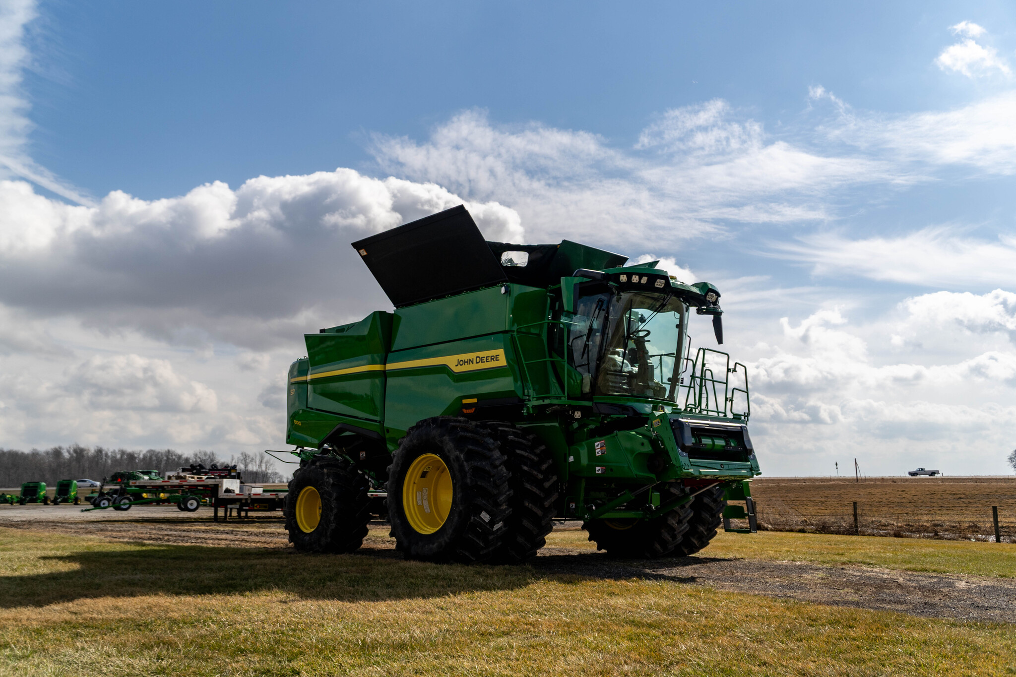 Used 2025 John Deere S7 800 Combines at Koenig Equipment in Greensburg, IN - PhotoXL6