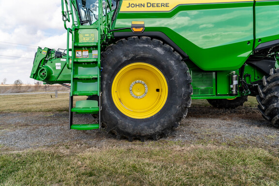 Used 2025 John Deere S7 800 Combines at Koenig Equipment in Greensburg, IN - Photo8