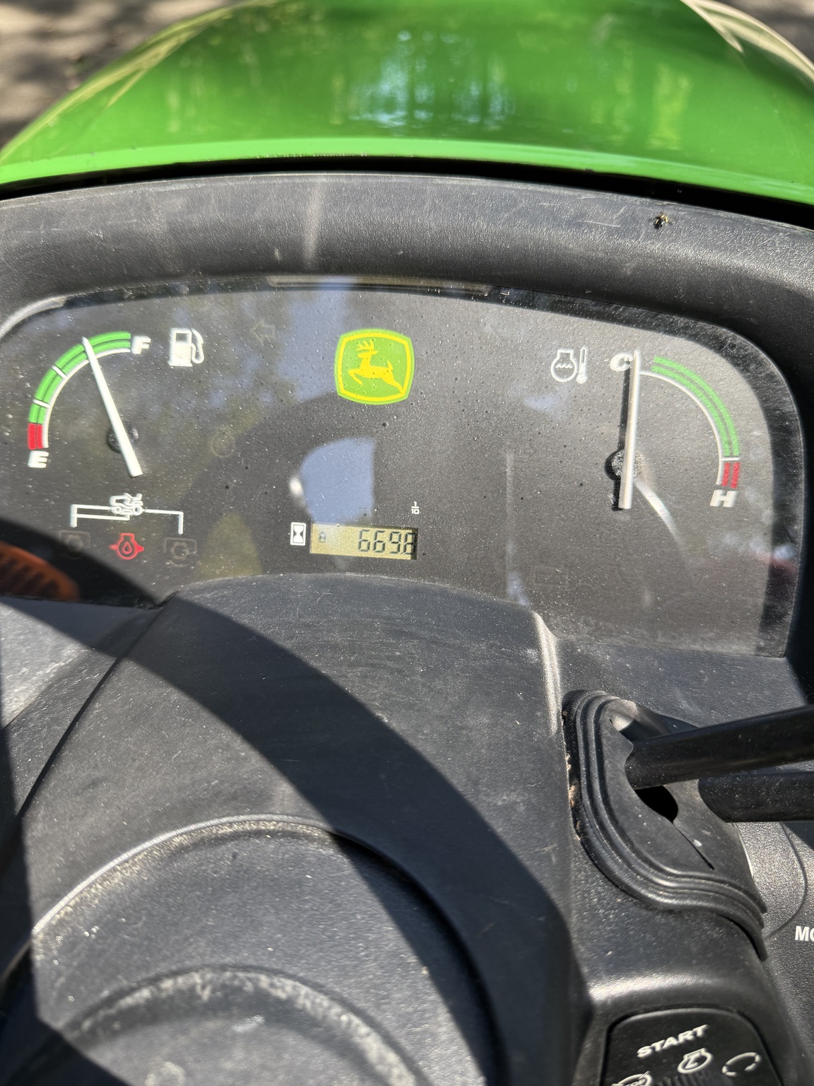 2009 John Deere X720 Image 2