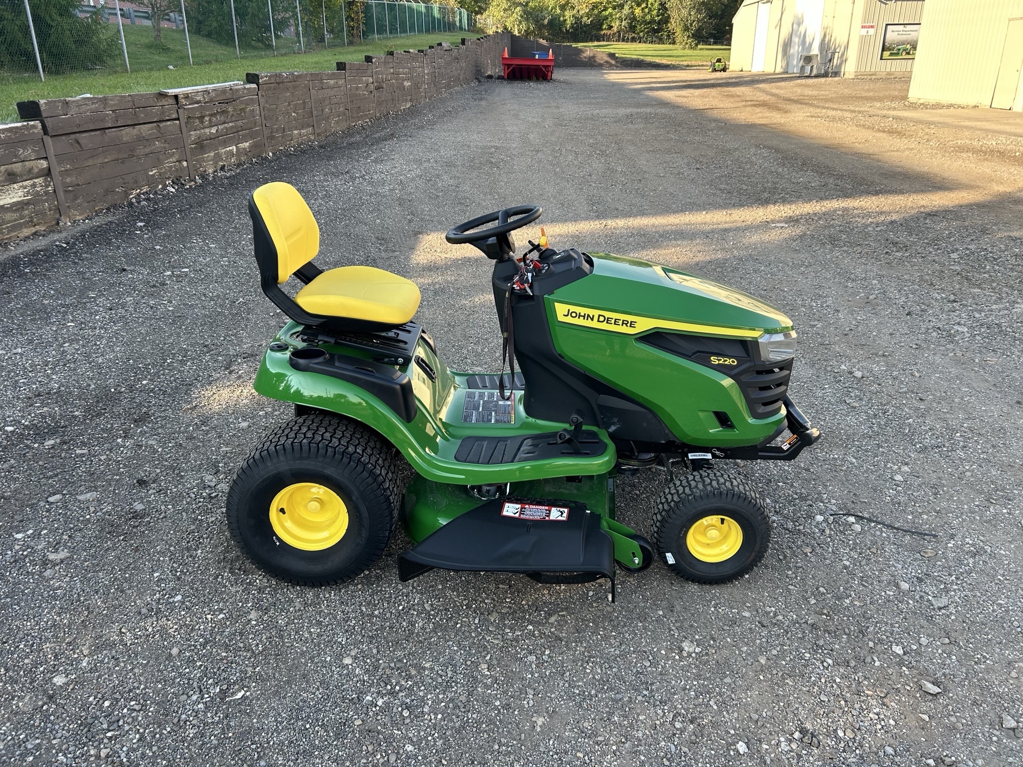 2025 John Deere S220 Image 7