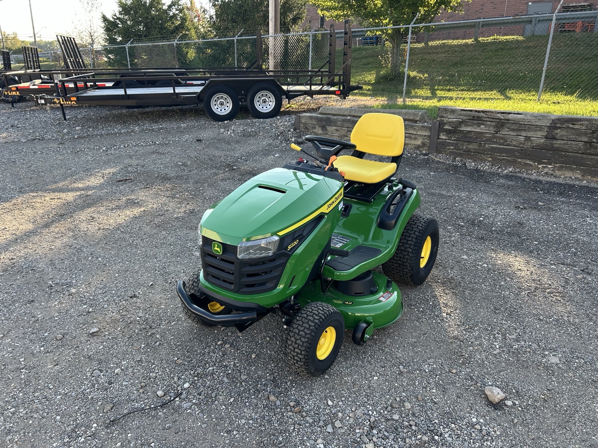 2025 John Deere S220 Image 3