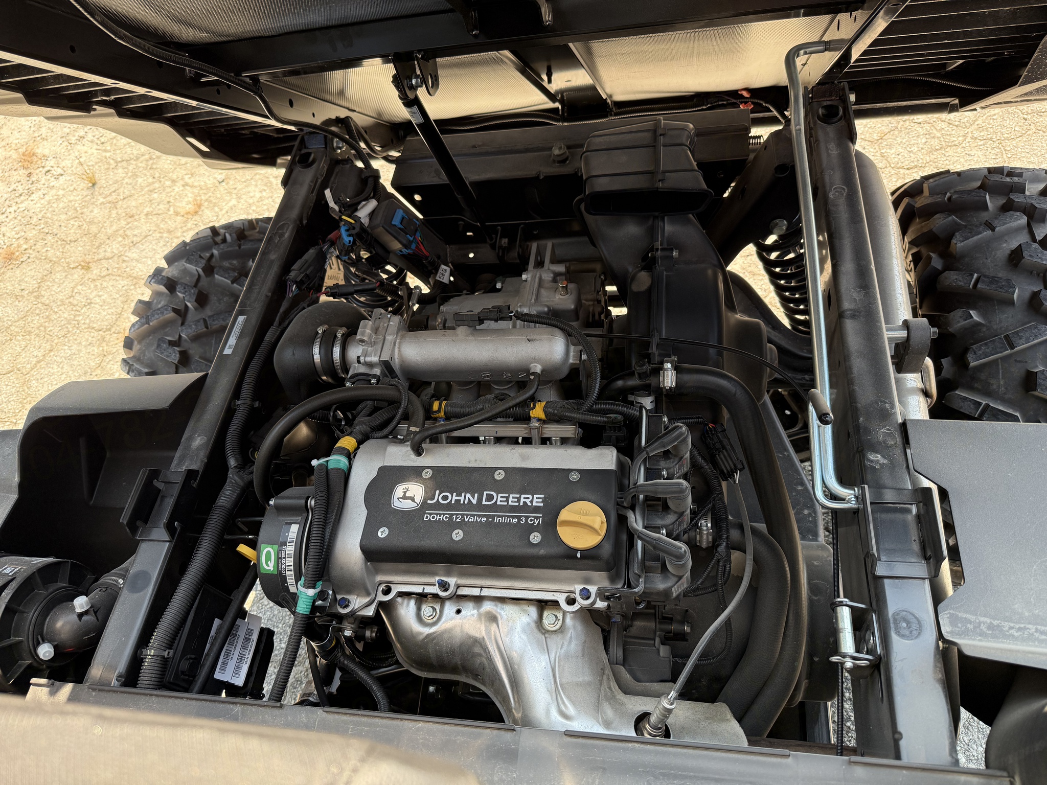 2025 John Deere XUV845M Image 12