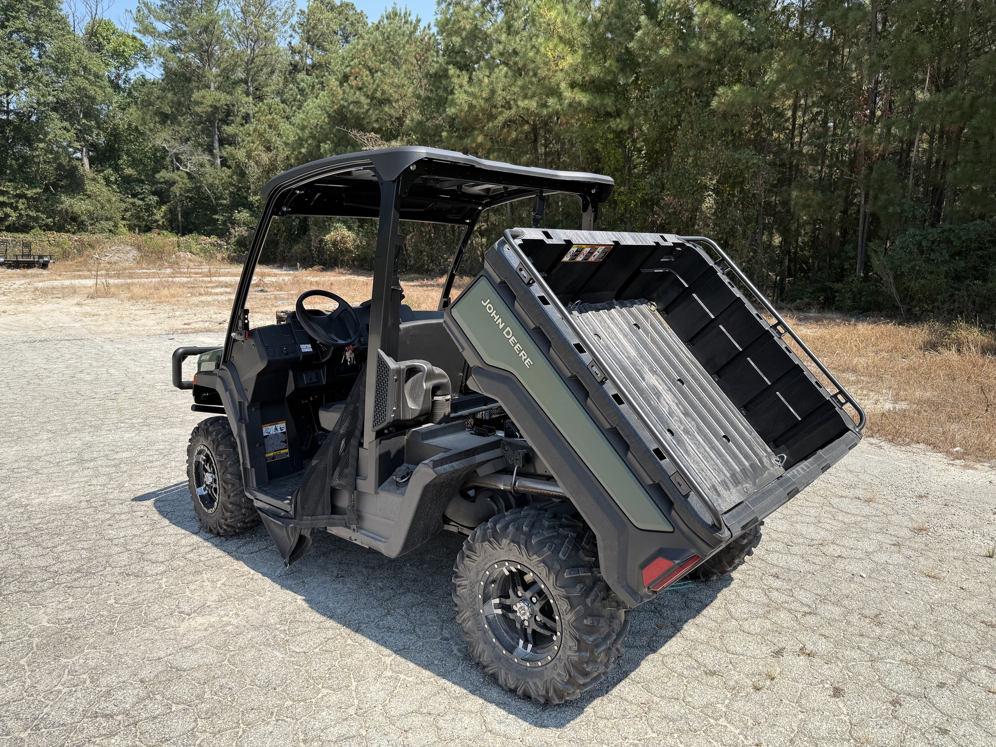 2025 John Deere XUV845M Image 13