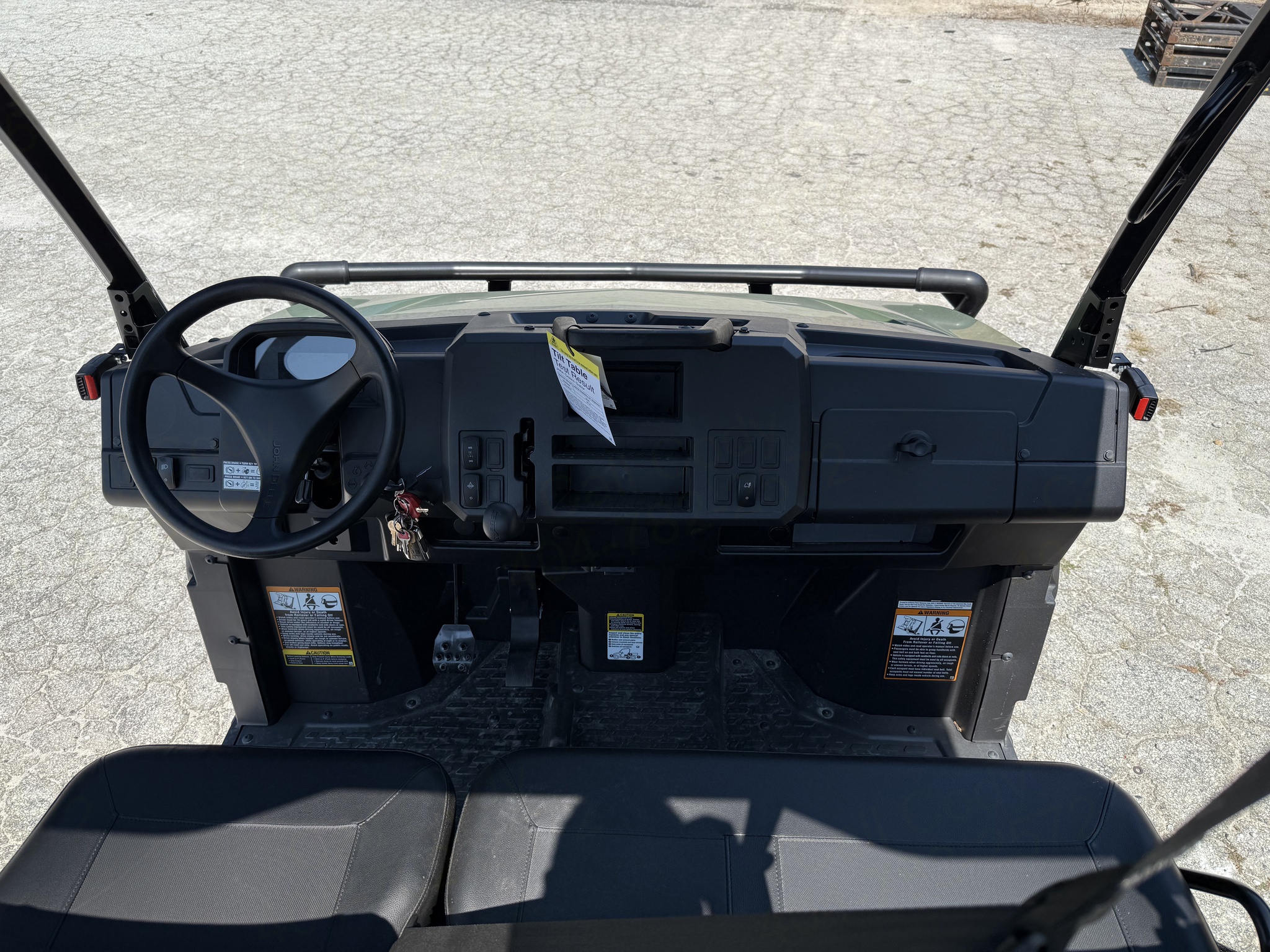 2025 John Deere XUV845M Image 10