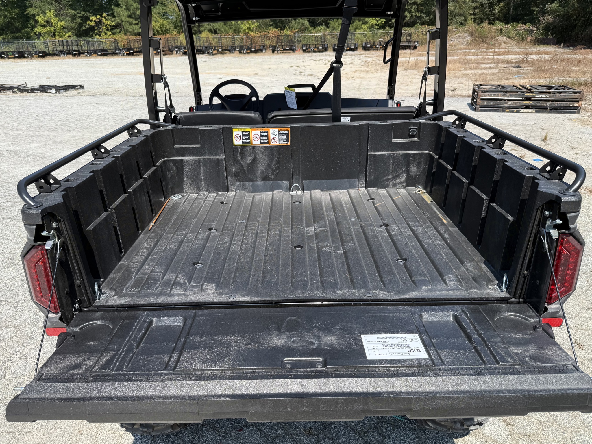 2025 John Deere XUV845M Image 11