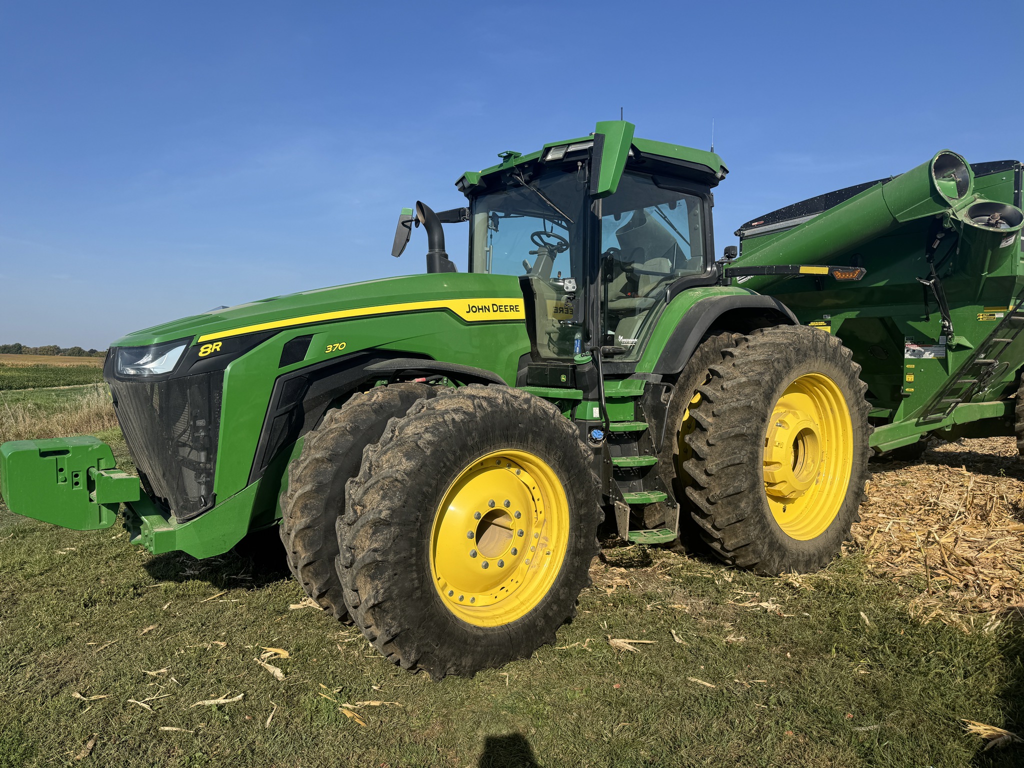 2023 John Deere 8R 370 Image 4