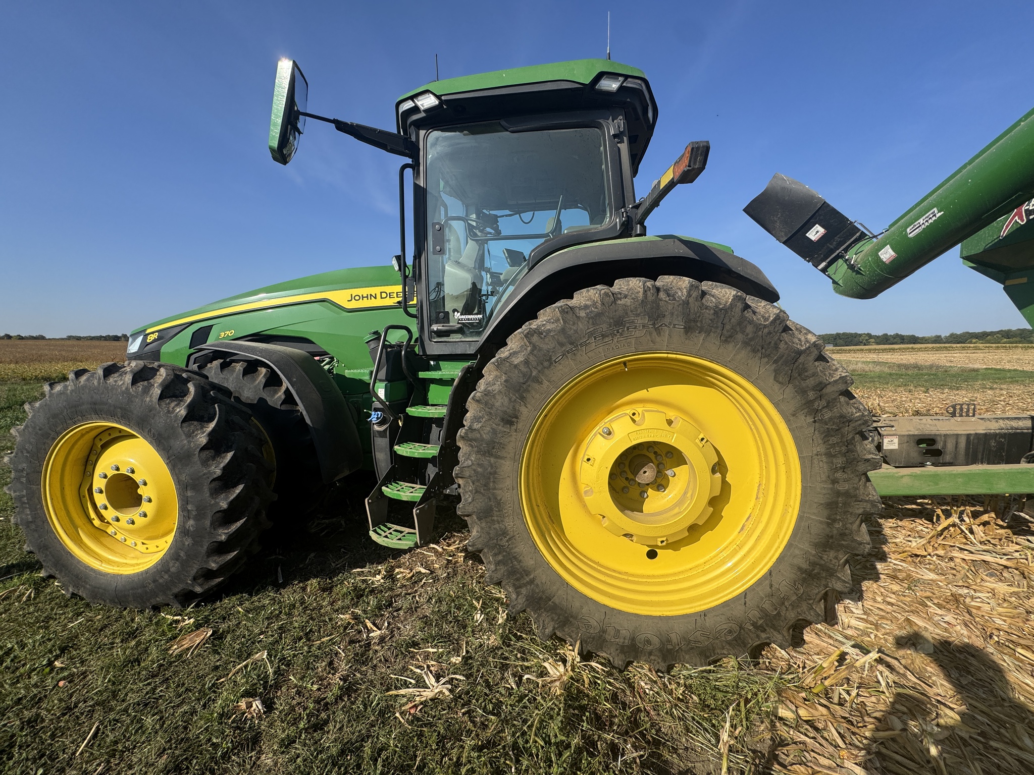 2023 John Deere 8R 370 Image 3