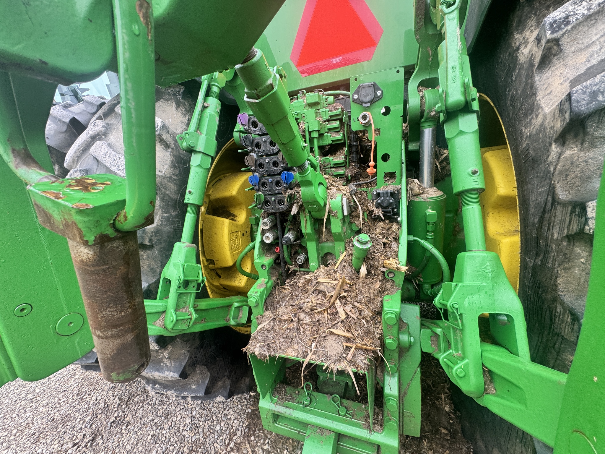 2023 John Deere 8R 370 Image 13