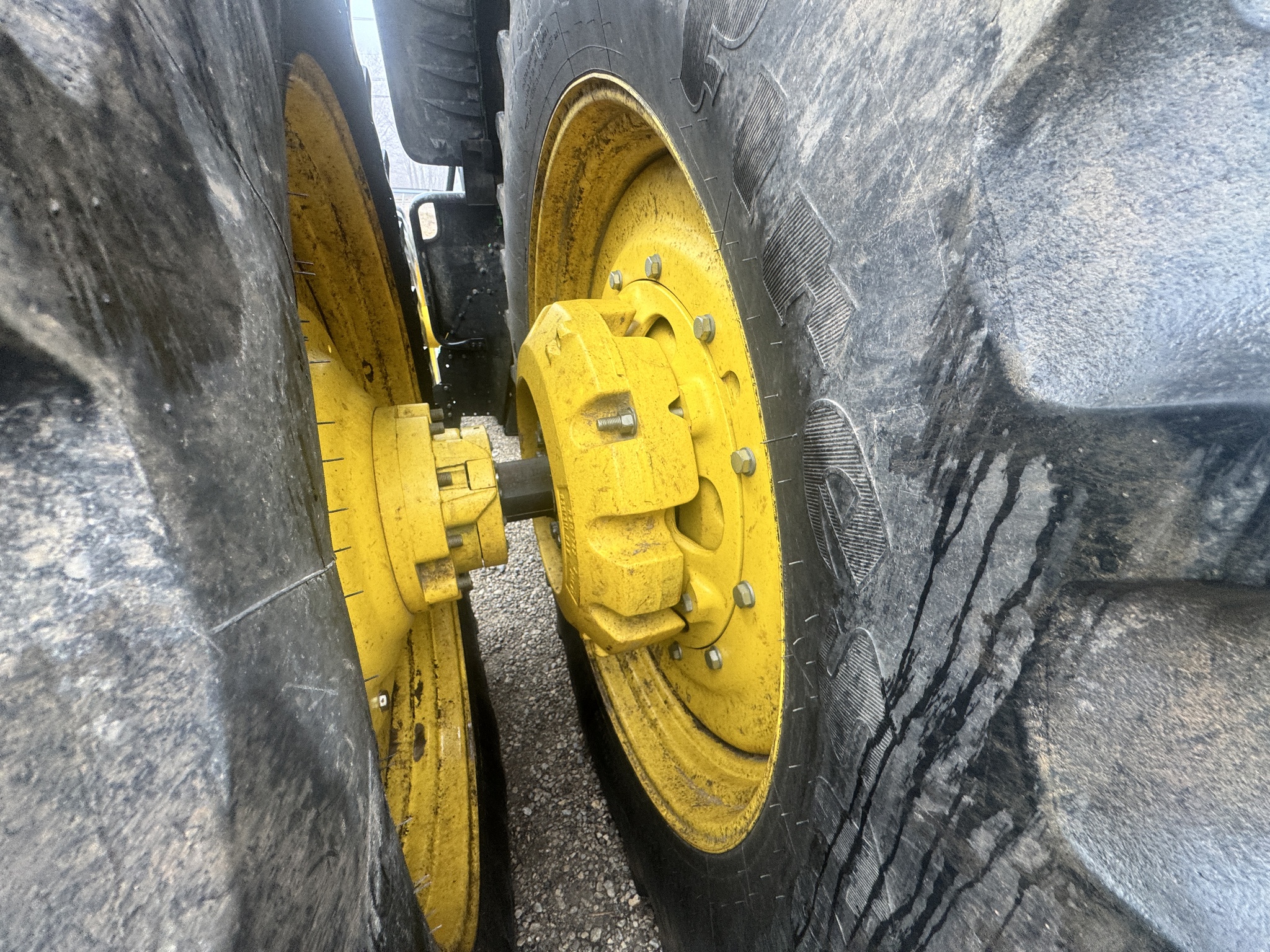 2023 John Deere 8R 370 Image 14