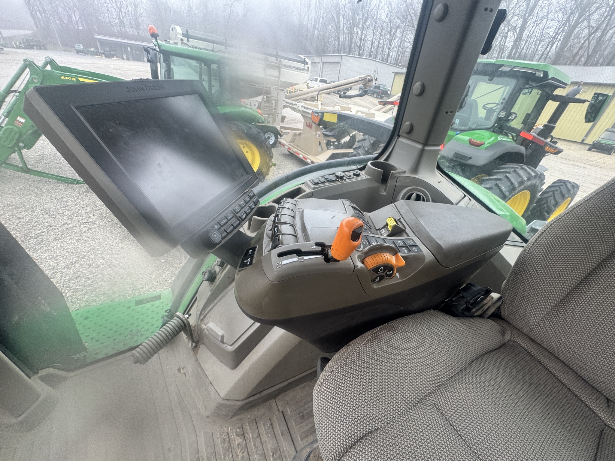 2023 John Deere 8R 370 Image 15