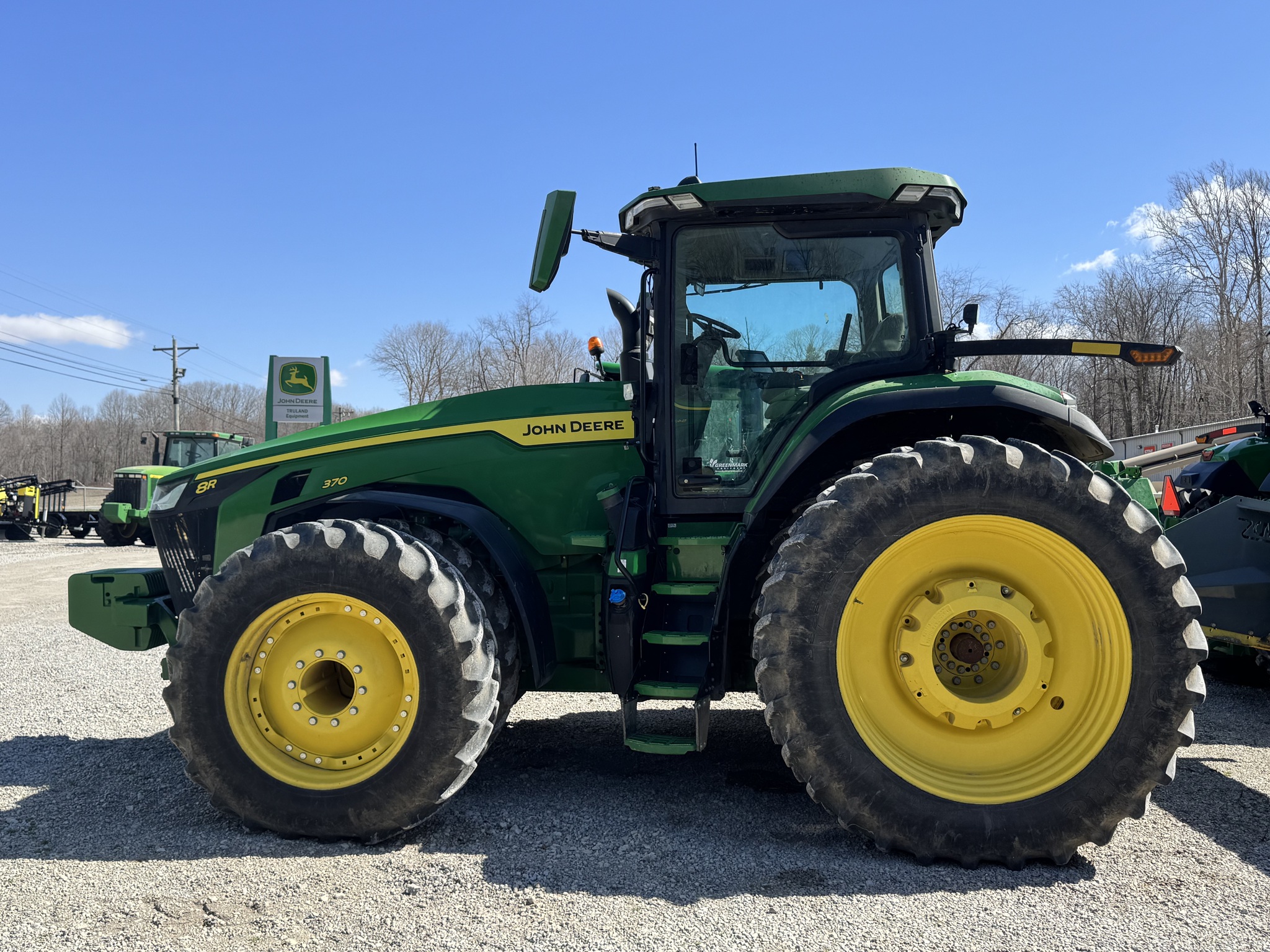 2023 John Deere 8R 370 Image 3