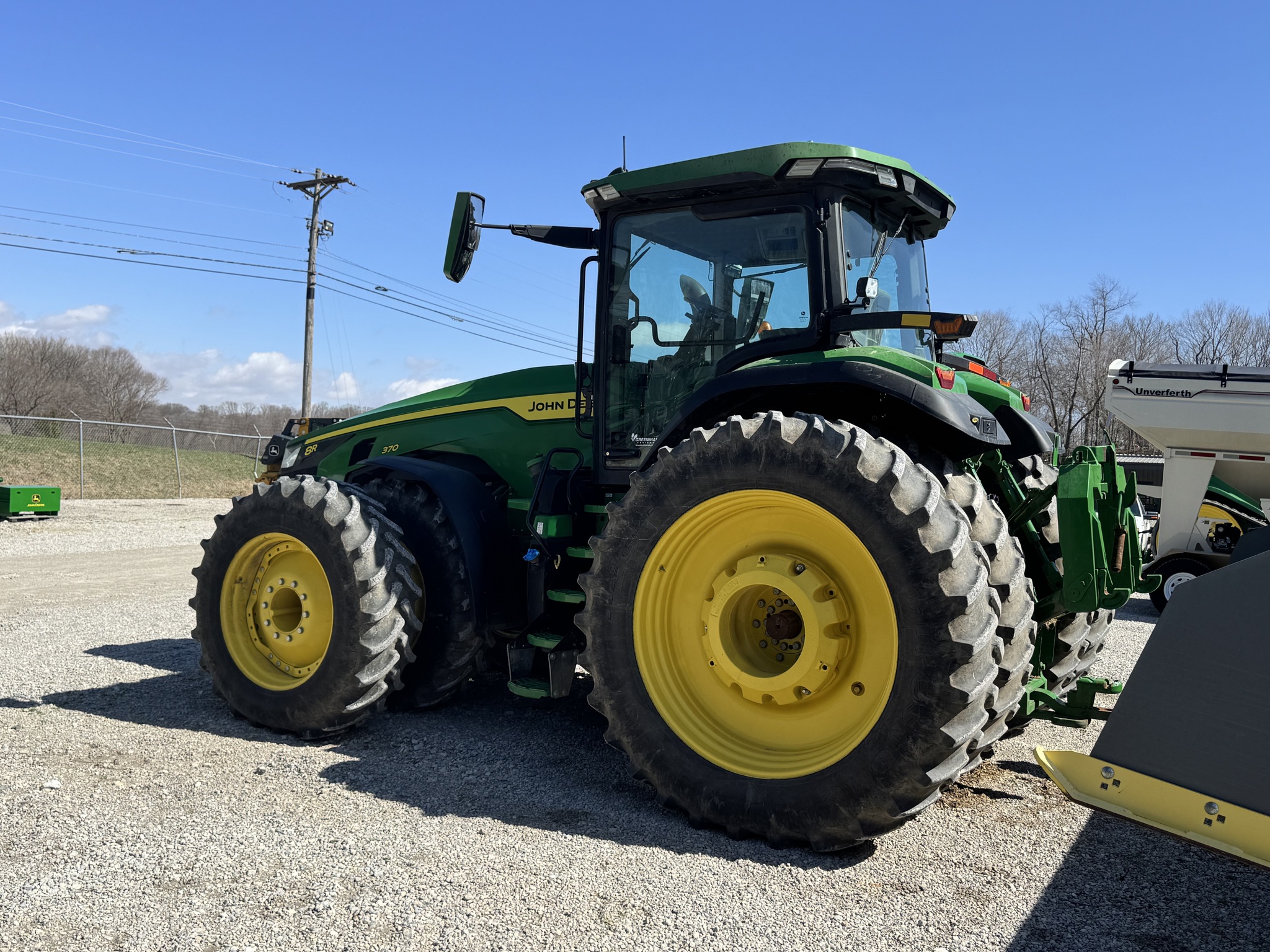 2023 John Deere 8R 370 Image 4