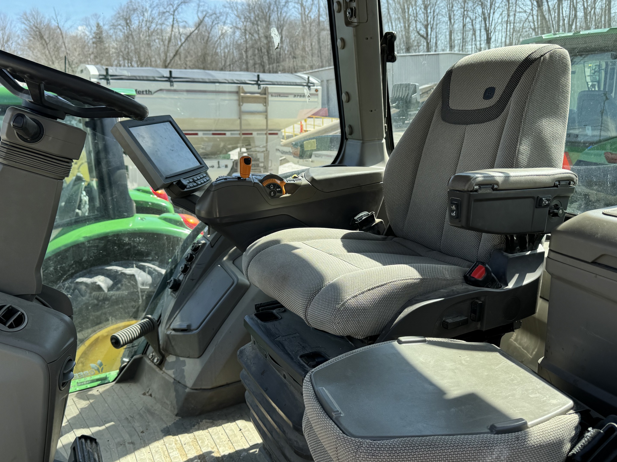 2023 John Deere 8R 370 Image 7