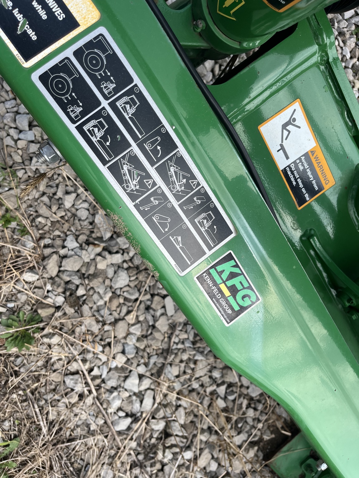 John Deere R240 Image 3