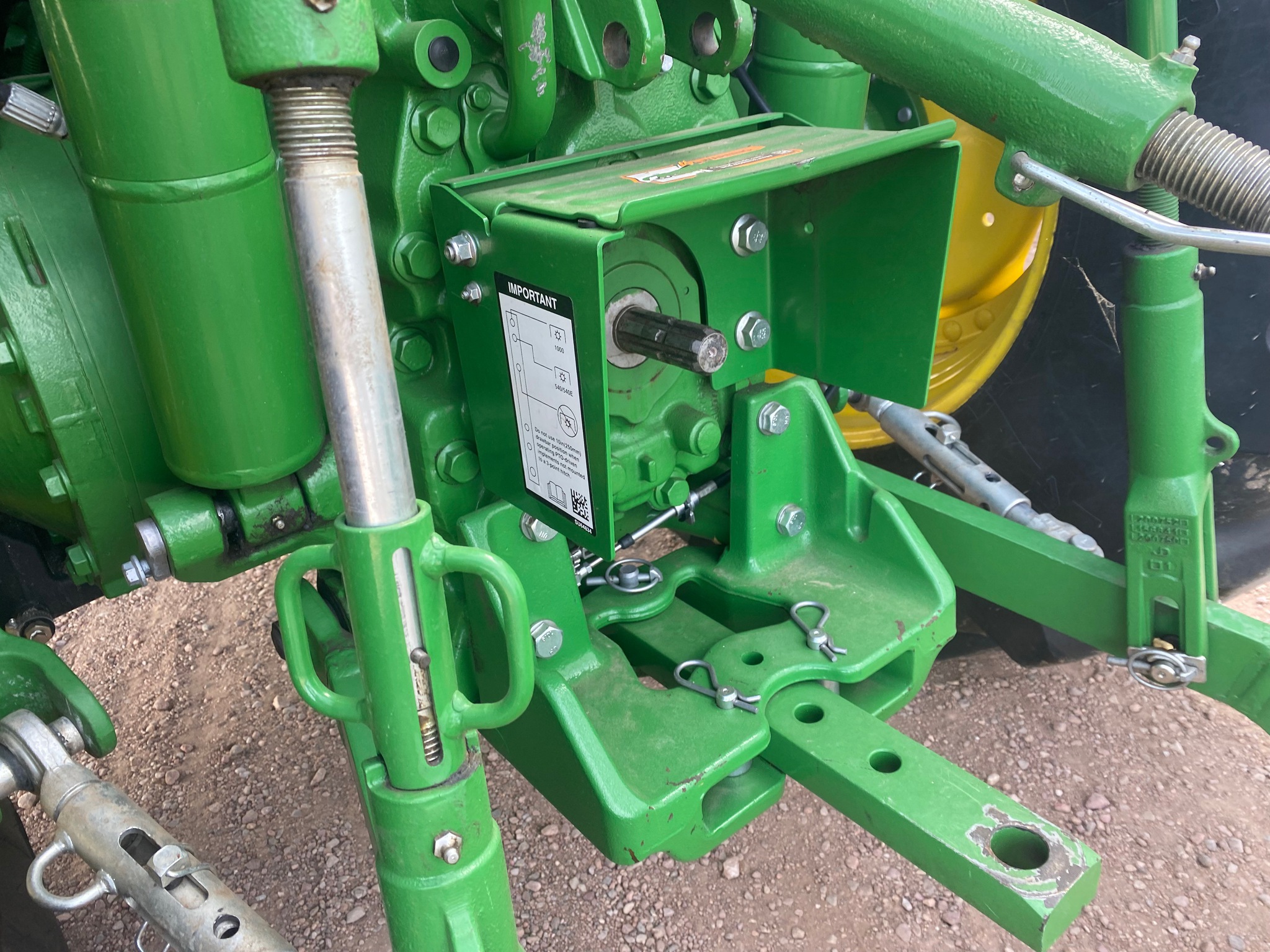2022 John Deere 5100M Image 21