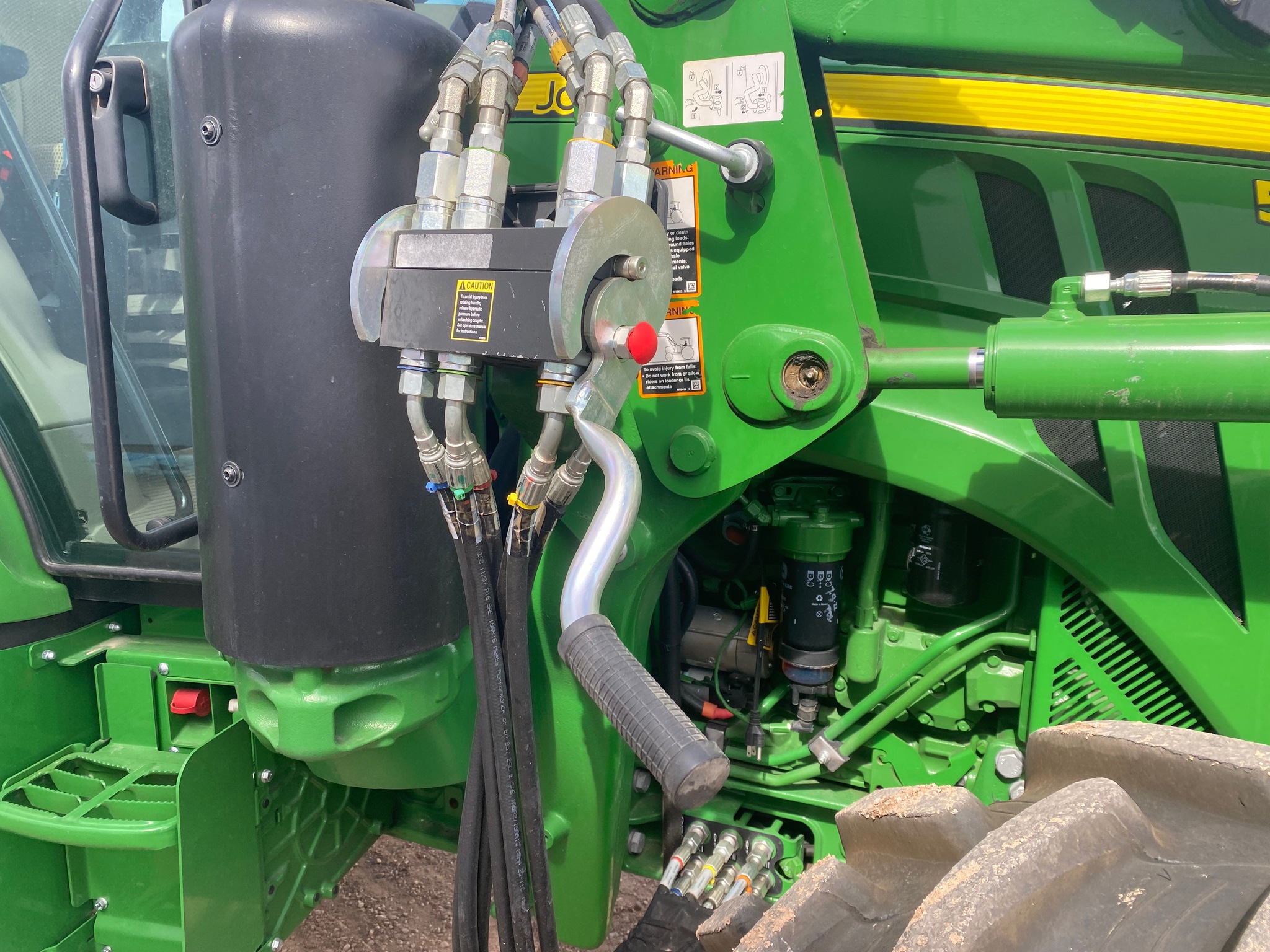 2022 John Deere 5100M Image 22