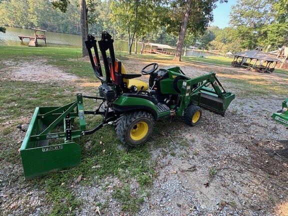 2014 John Deere 1025R Photo 3