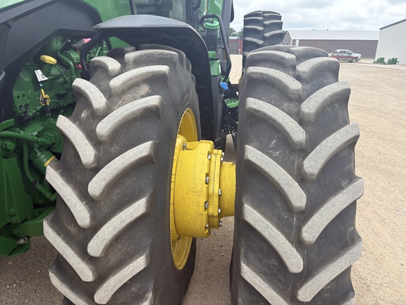 2025 John Deere 8R 340 - Photo13