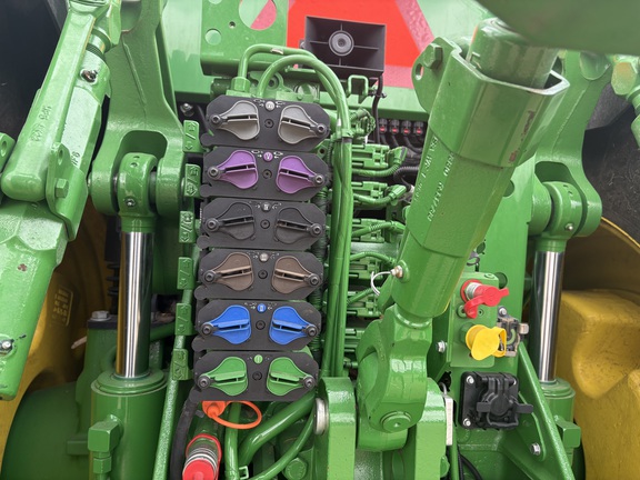 2025 John Deere 8R 340 - Photo14