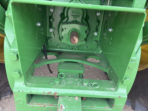 2025 John Deere 8R 340 - Photo17