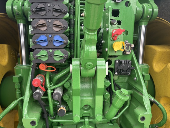 2025 John Deere 8R 340 - Photo18