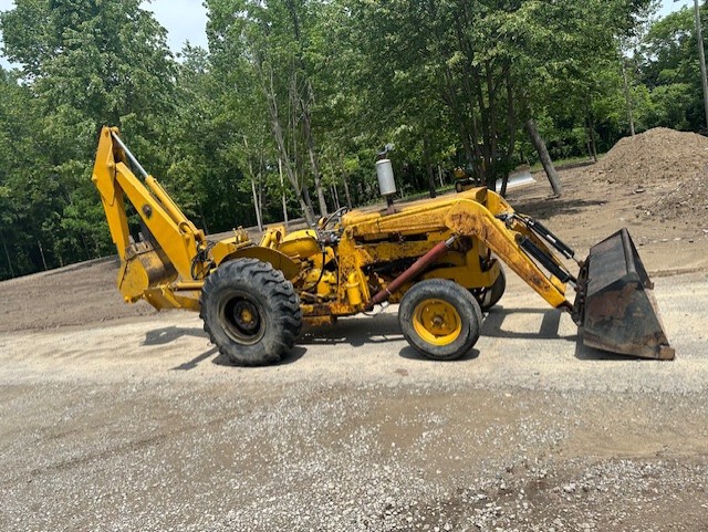 1975 Massey Ferguson 165 Image 1