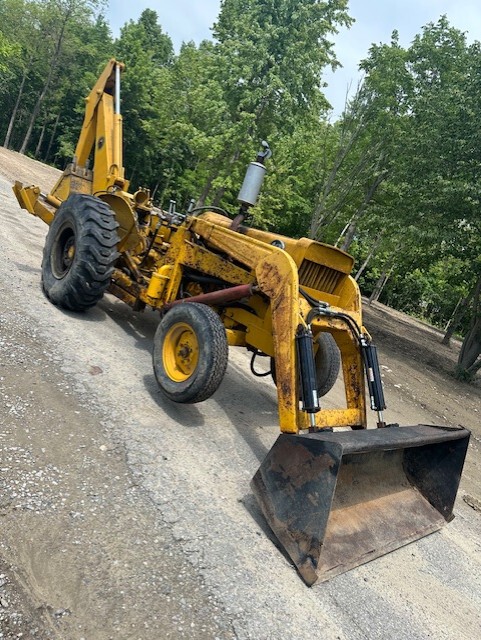 1975 Massey Ferguson 165 Image 3