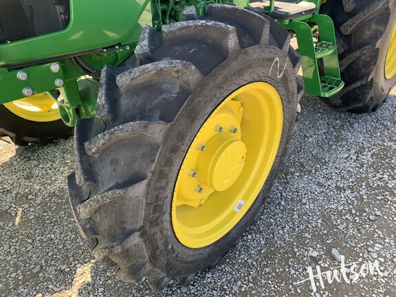 Photo of 2024 John Deere 5067E