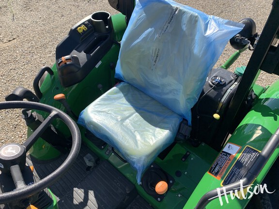 Photo of 2024 John Deere 5067E