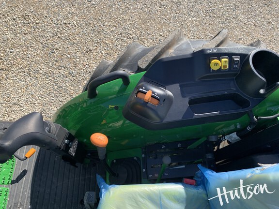 Photo of 2024 John Deere 5067E