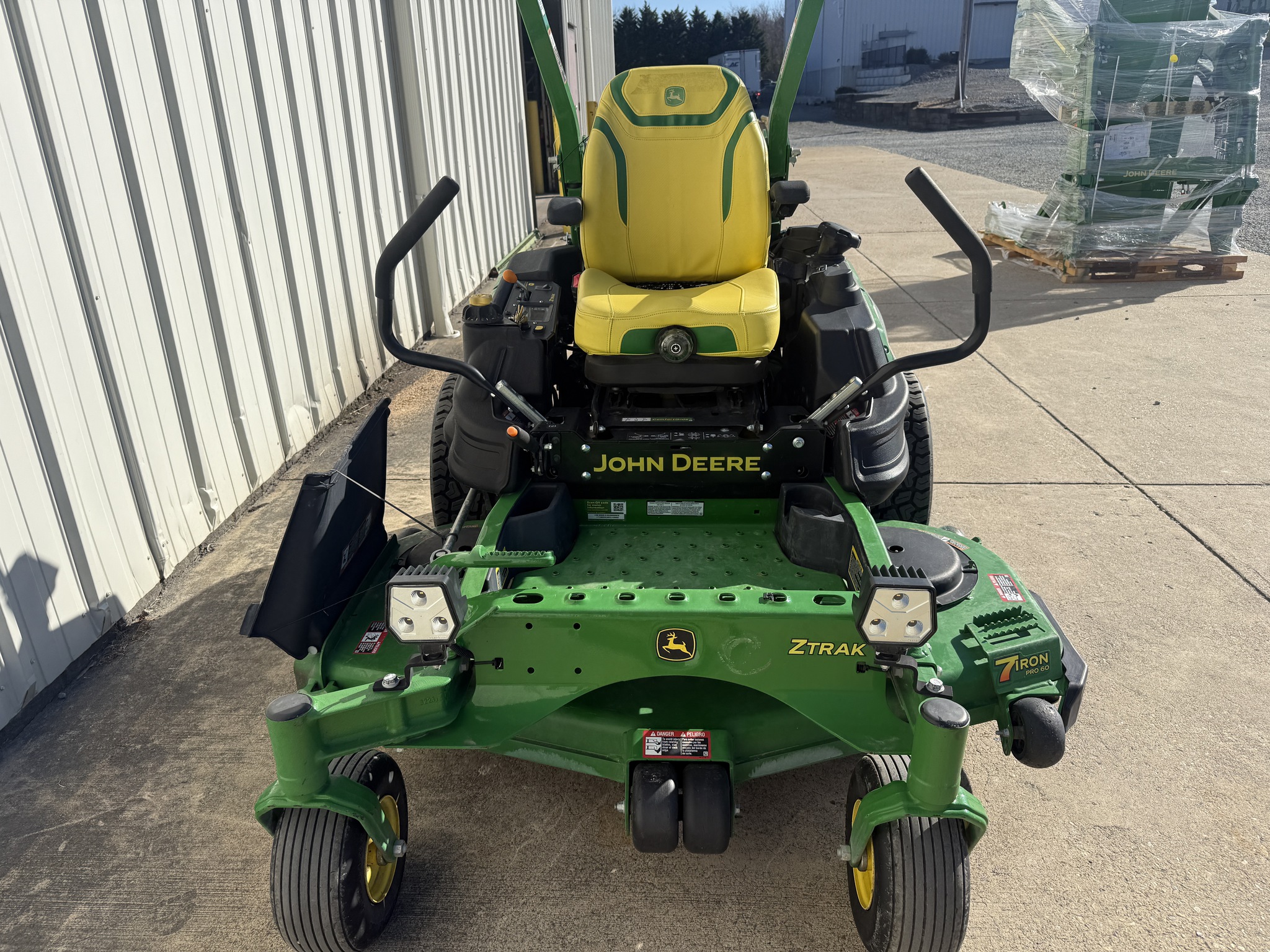 2025 John Deere Z965M Image 7