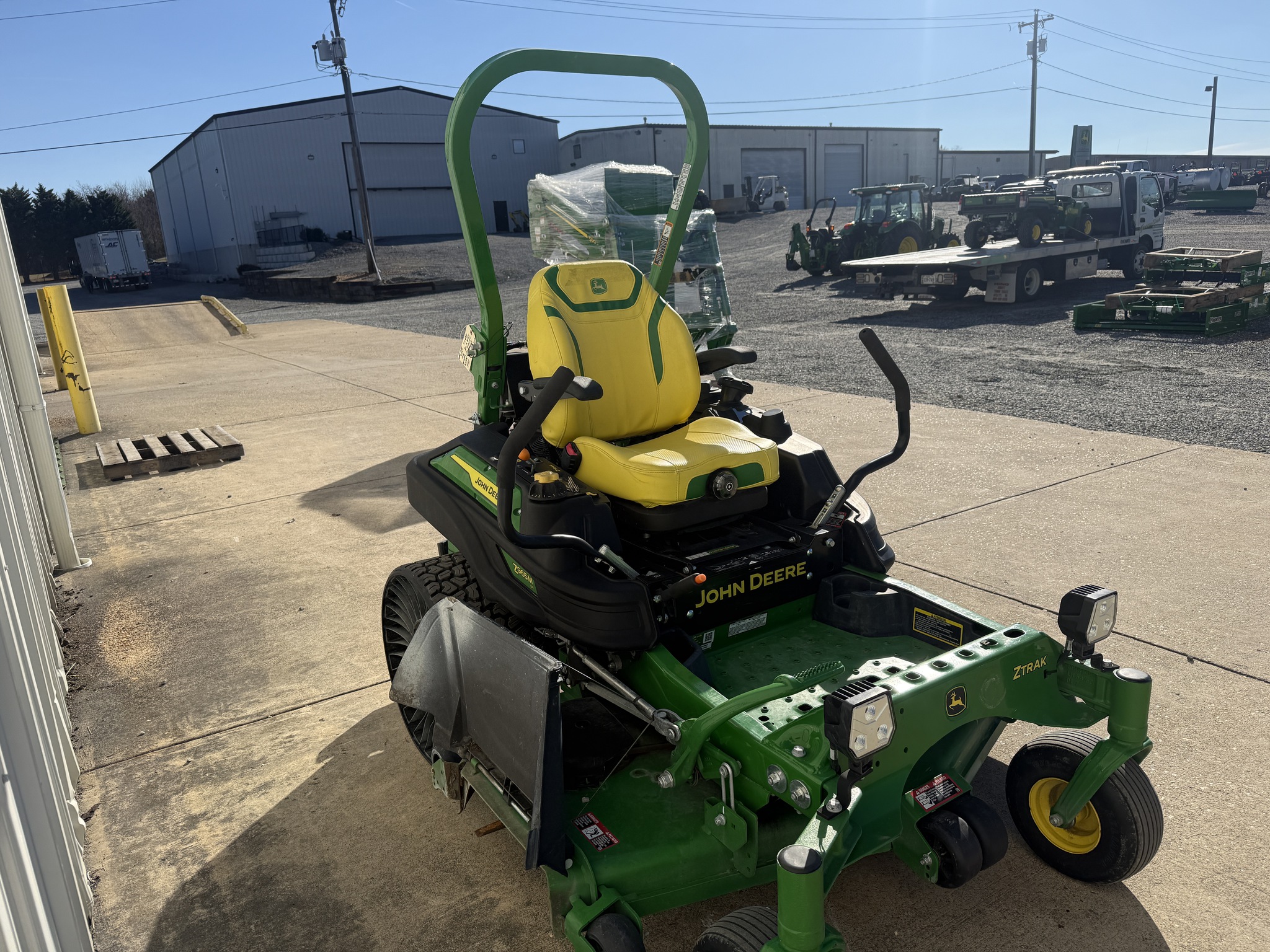 2025 John Deere Z965M Image 2