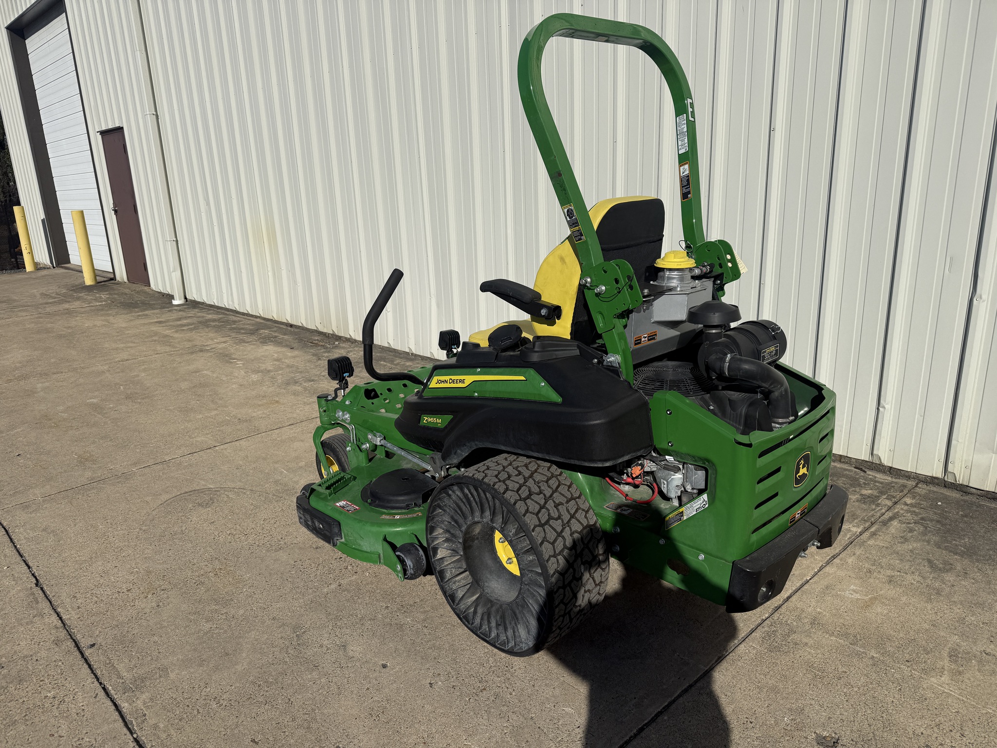 2025 John Deere Z965M Image 3