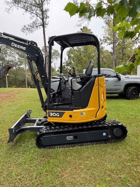 2023 John Deere 30G Image 3