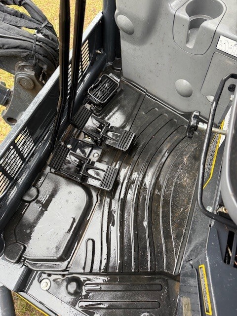 2023 John Deere 30G Image 5