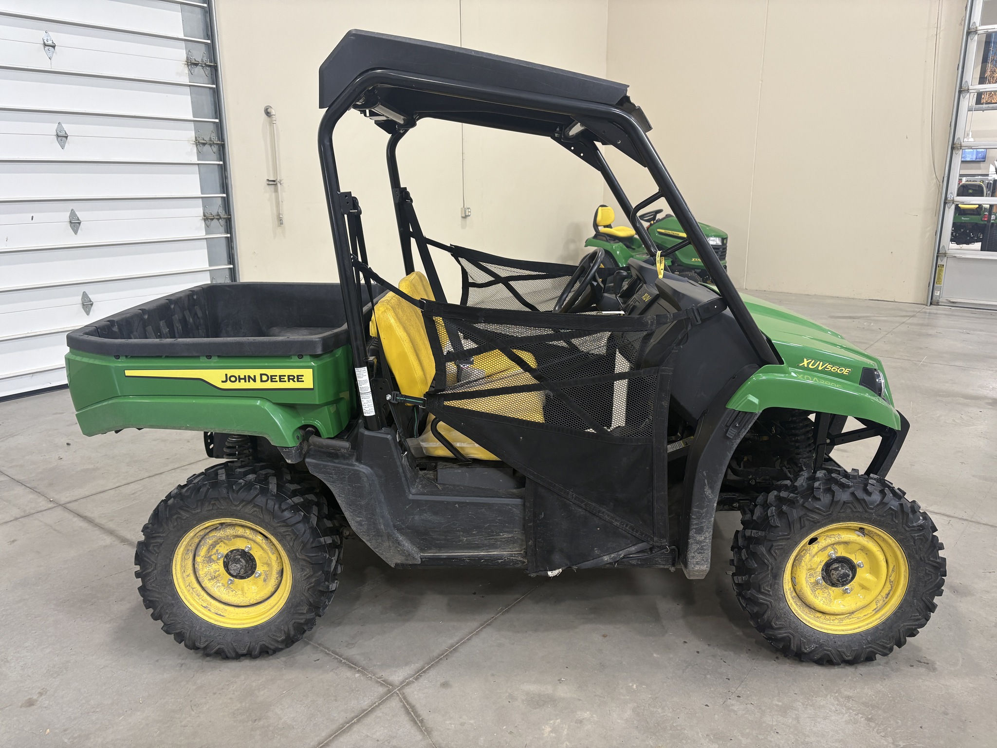 2022 John Deere XUV 560E Image 2