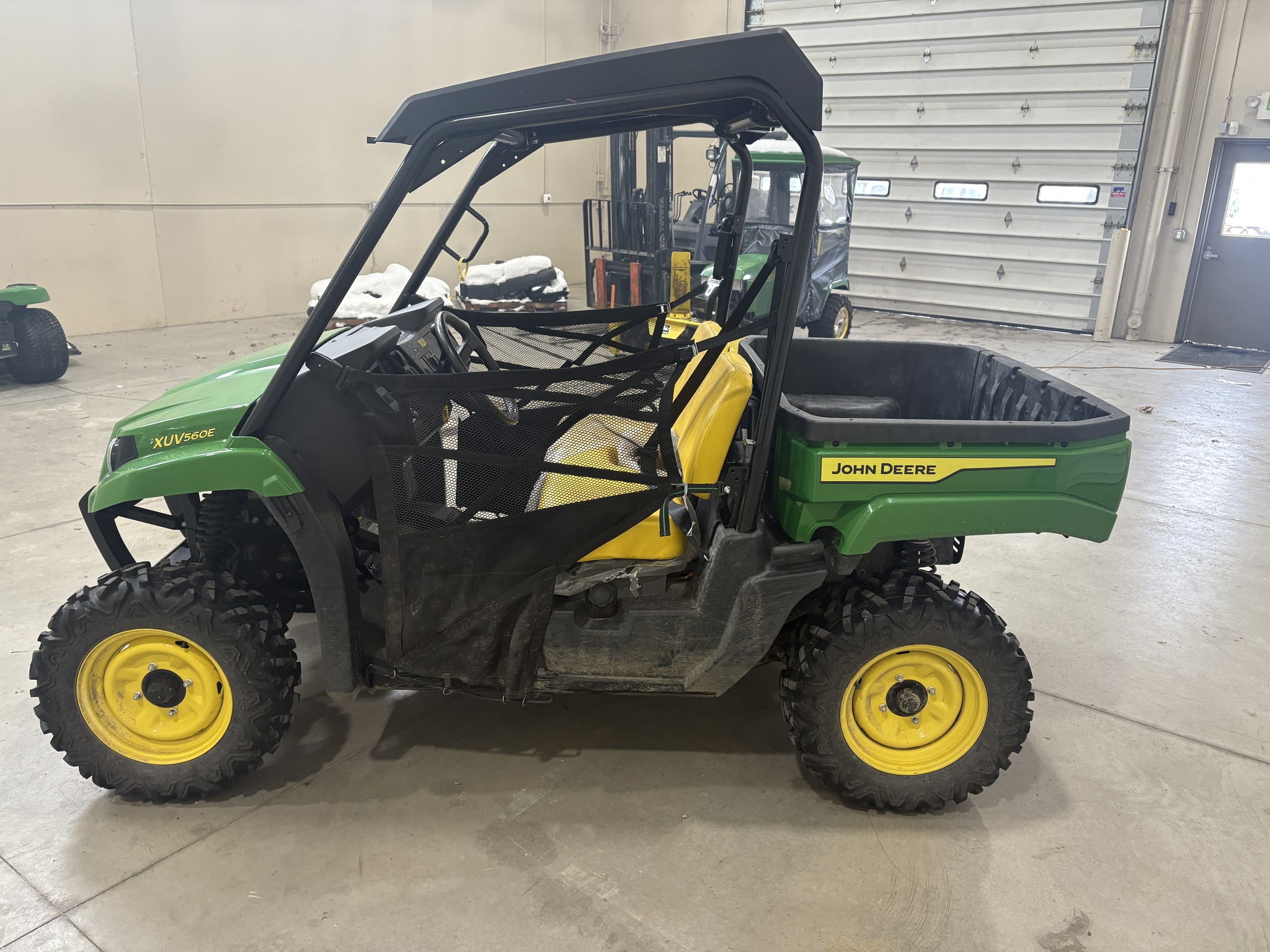 2022 John Deere XUV 560E Image 6