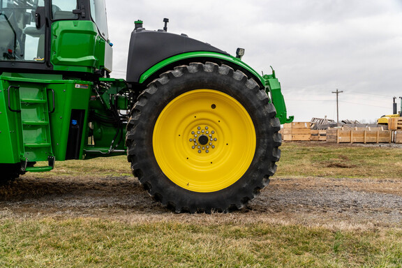 Used 2024 John Deere 9R 440 Articulated 4WD Tractors at Koenig Equipment in Greensburg, IN - Photo9