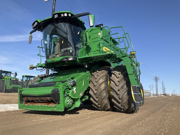 Photo of a 2025 John Deere X9 1100