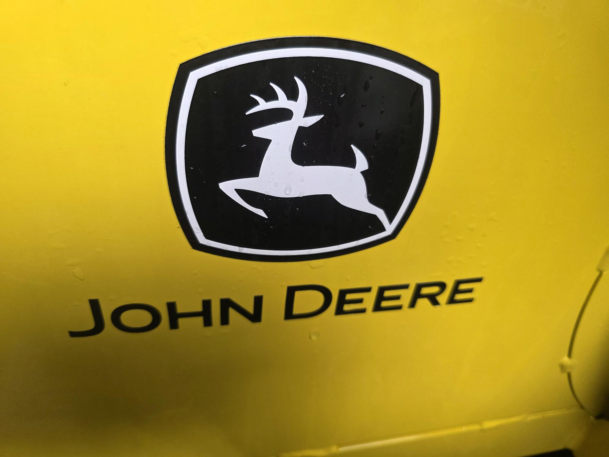 2022 John Deere 44