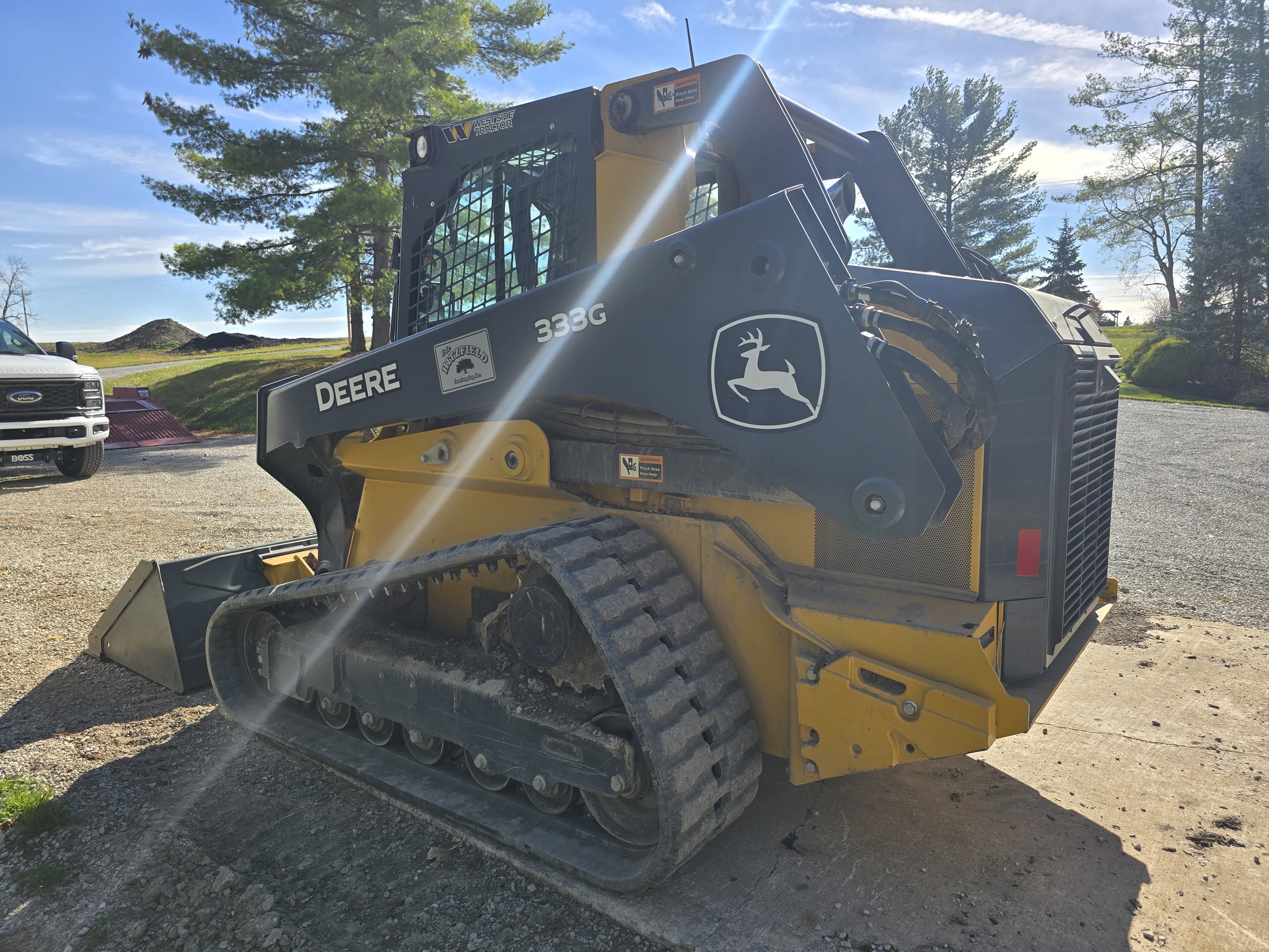 2021 John Deere 333G Image 4