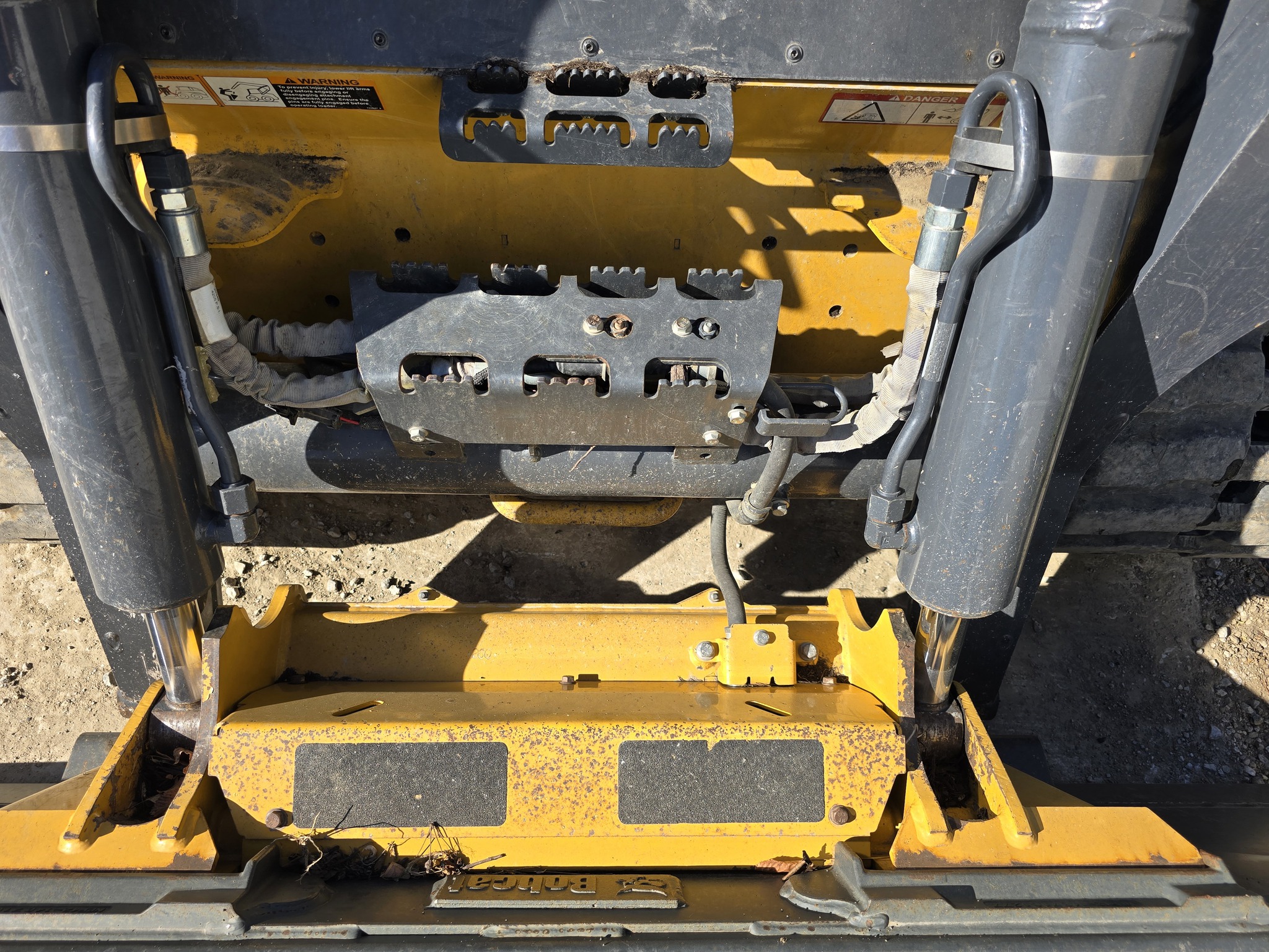 2021 John Deere 333G Image 10