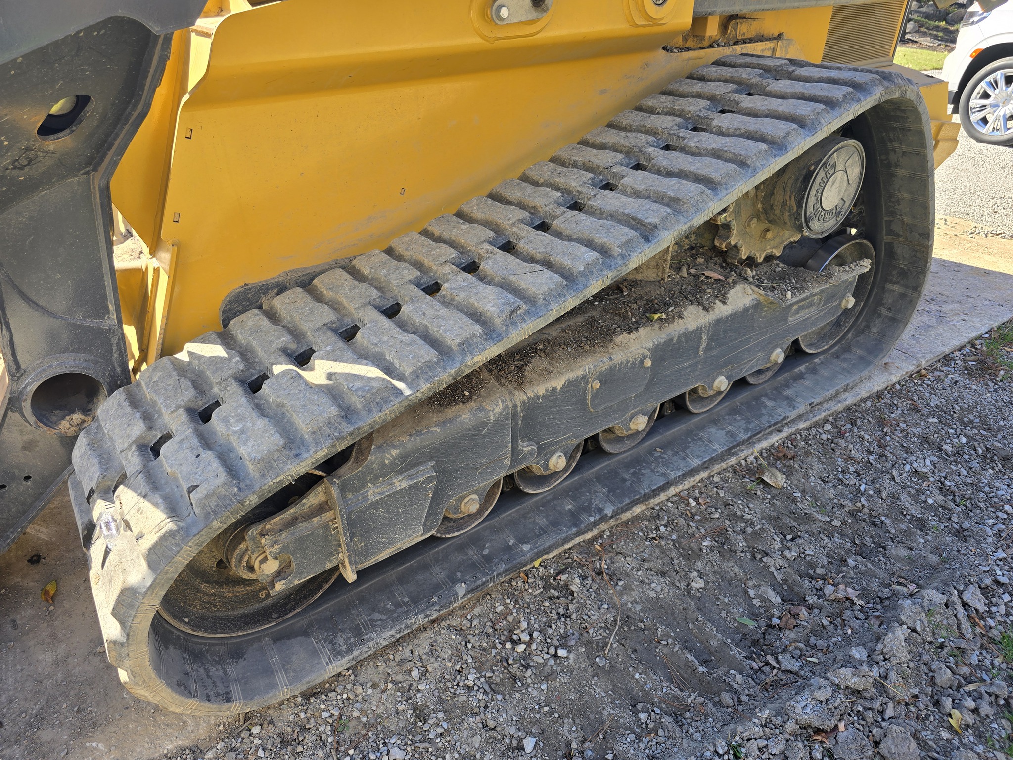 2021 John Deere 333G Image 12