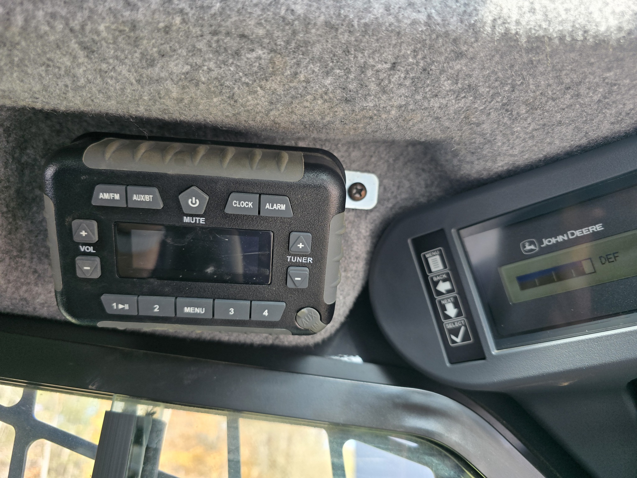 2021 John Deere 333G Image 18