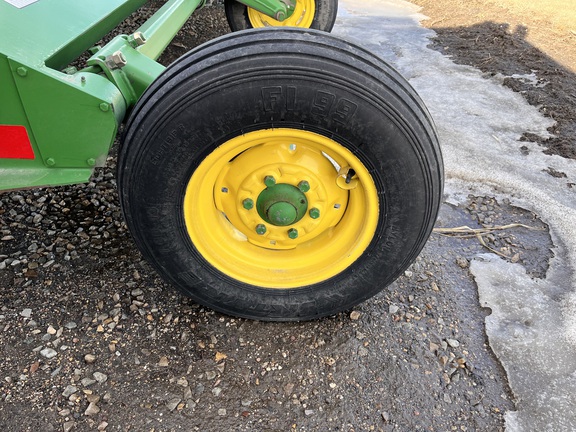 2021 John Deere 520 - Photo9